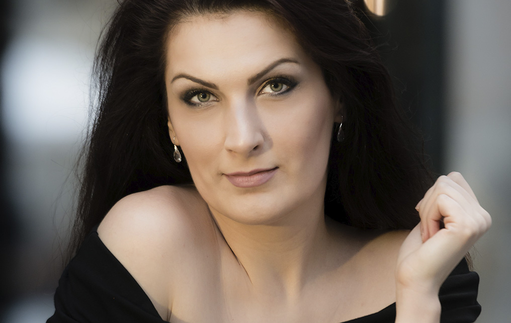 Adela Zaharia, soprano (Romania)