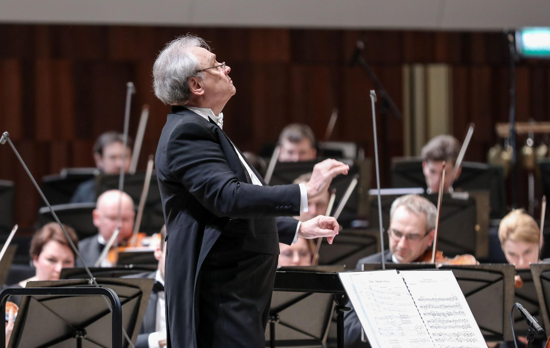 Tchaikovsky State Academic Symphony Orchestra “Evgeny Svetlanov” Conductor Alexander Lazarev Alexander Ramm, cello