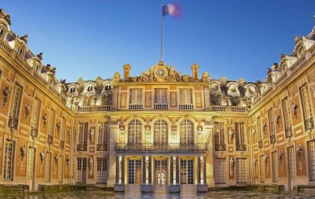 Music in Space of Palace  France. Louvre, Versailles, Chambord