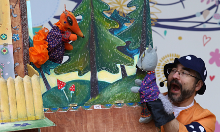 Музыкальный спектакль «Не совсем теремок»	 