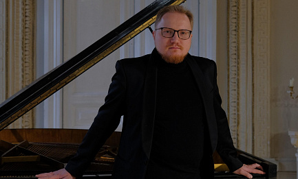 Михаил Турпанов, фортепиано 