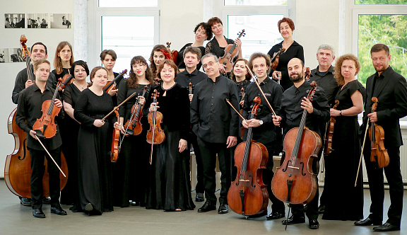 Лилия Гайсина, сопрано <br>
 Сергей Годин, тенор <br>
 Игорь Подоплелов, баритон <br>
 Московский камерный оркестр Musica Viva<br>
 Государственный академический русский хор имени А. В. Свешникова <br>
Дирижёр — Александр Рудин