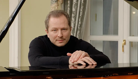 Юрий Мартынов - Фото