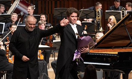 Денис Мацуев, фортепиано<br>
Юлия Маточкина, меццо-сопрано<br>
Александр Михайлов, тенор<br>
Михаил Петренко, бас<br>
Дирижёр — Валерий Гергиев