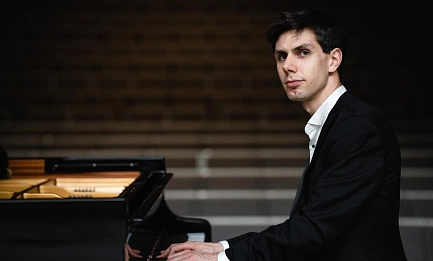 Константин Хачикян, фортепиано 
