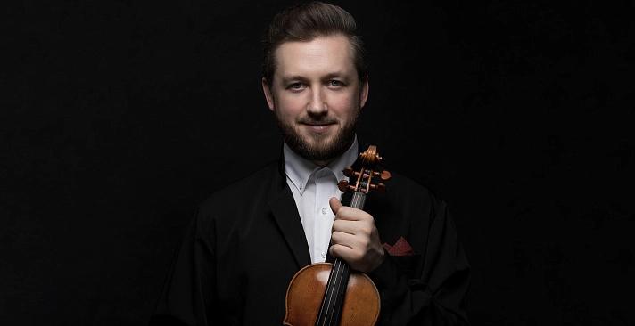 Павел Милюков, скрипкаГосударственный камерныйоркестр «Виртуозы Москвы»&nbsp;Дирижёр — Владимир Спиваков