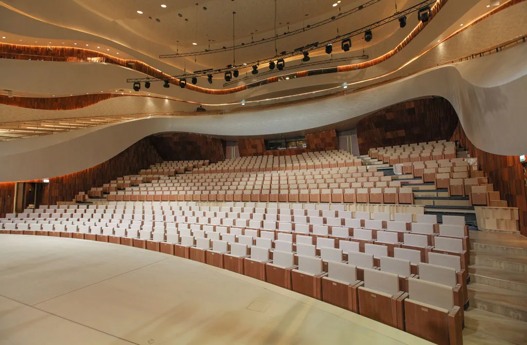 Большой зал фото