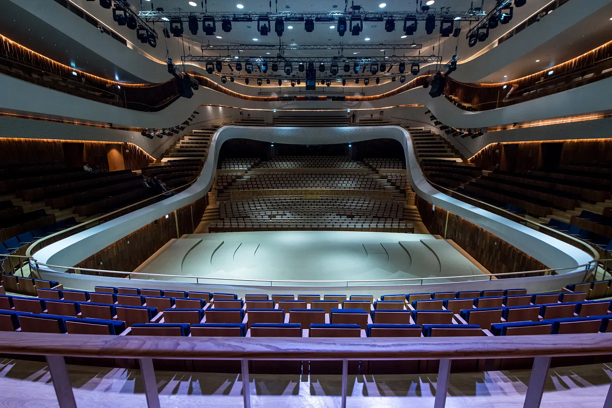 Большой зал фото