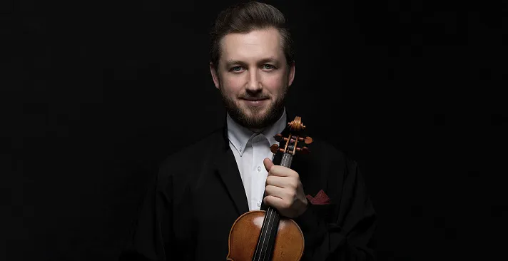 Павел Милюков, скрипкаГосударственный камерныйоркестр «Виртуозы Москвы»&nbsp;Дирижёр — Владимир Спиваков